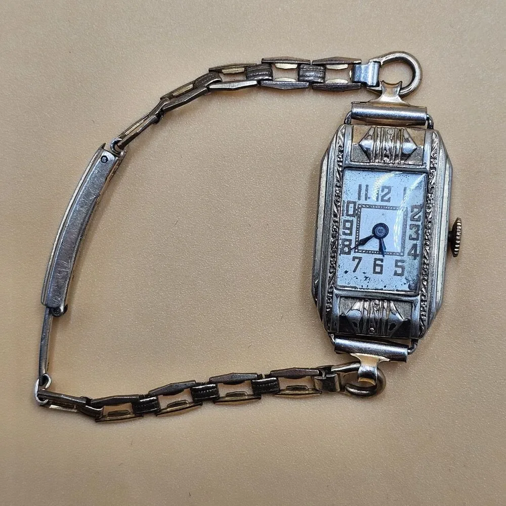 Antique Wyda Watch Co. 1529 6 Jewel Two Adjustments Swiss Ladies Watch Runs